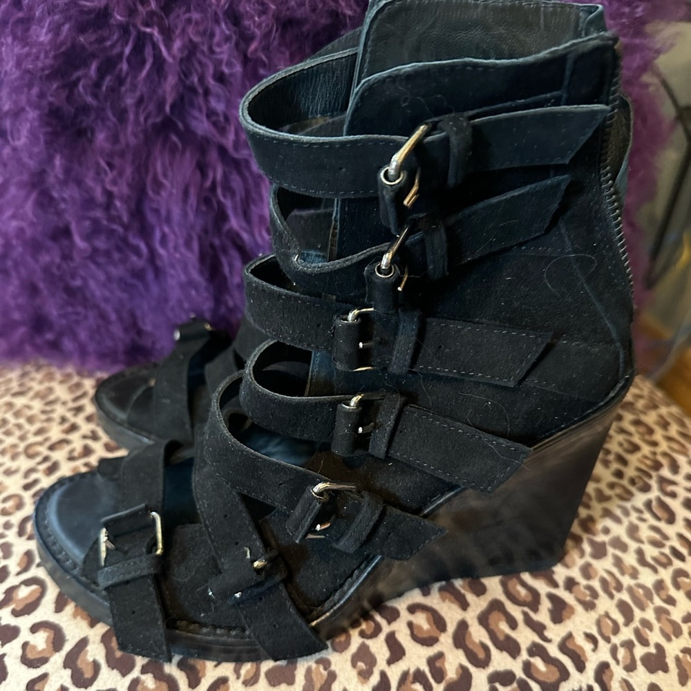 Ann Demeulemeester strappy suede sandal